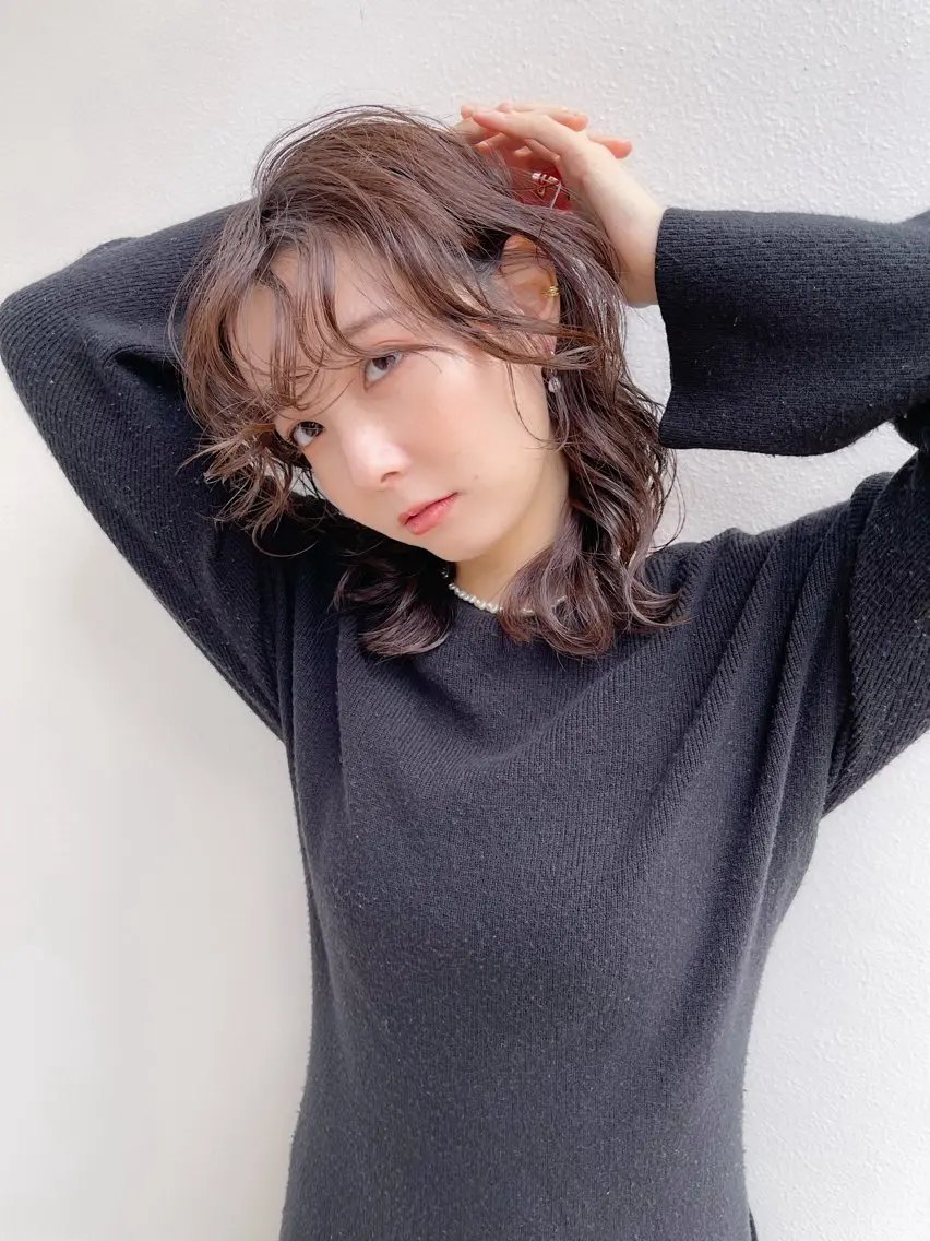 ミディアム カラー ミディアムレイヤー レイヤーカット ウルフカット ウルフレイヤー カット ヘアカラー トリートメント AiM 大名　似合わせカットのヘアスタイル