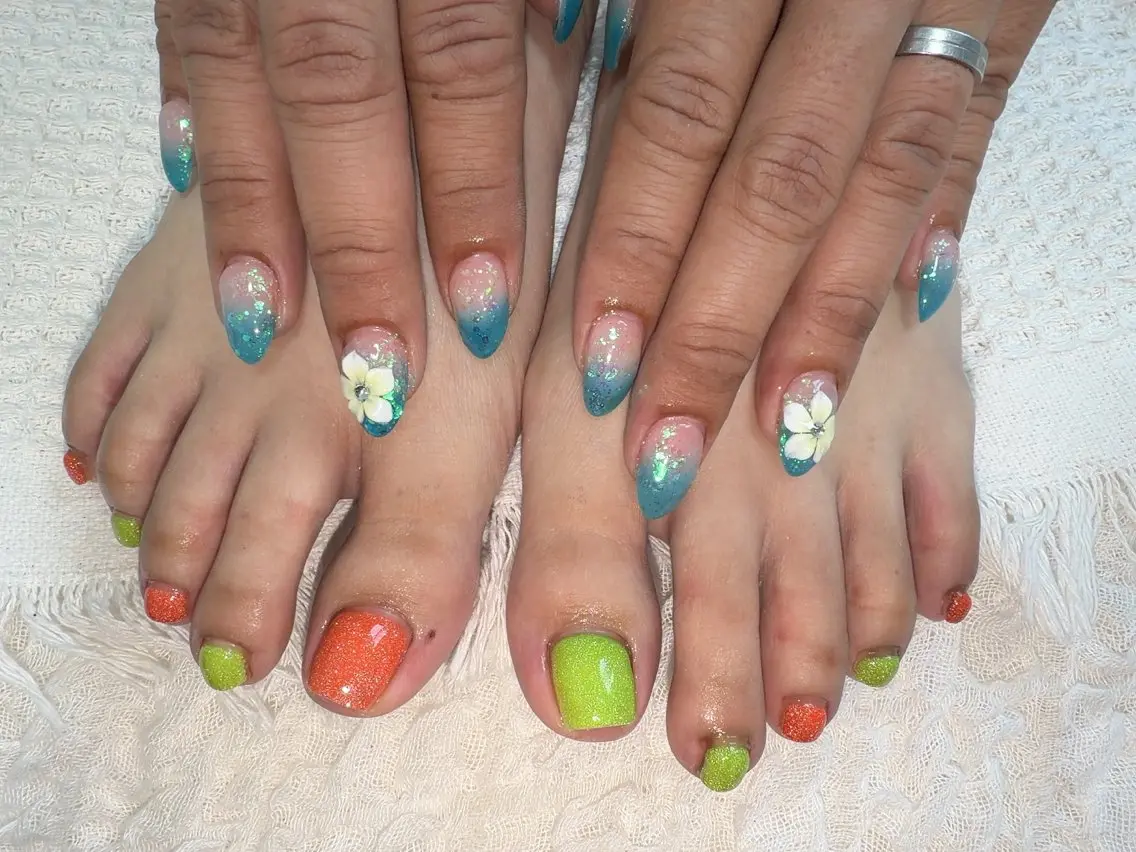 ネイル フラッシュネイル フットネイル ジェルネイル フットネイル coco nailのネイルデザイン