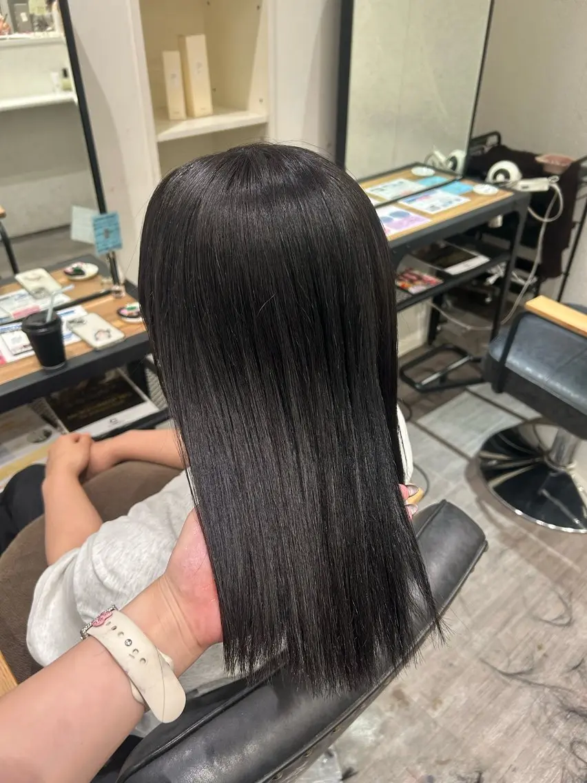 ミディアム カラー ブルーカラー ブルーグレー ブルーグレージュ 透明感カラー グレージュ cocotte 💟草間紫音💟のヘアスタイル