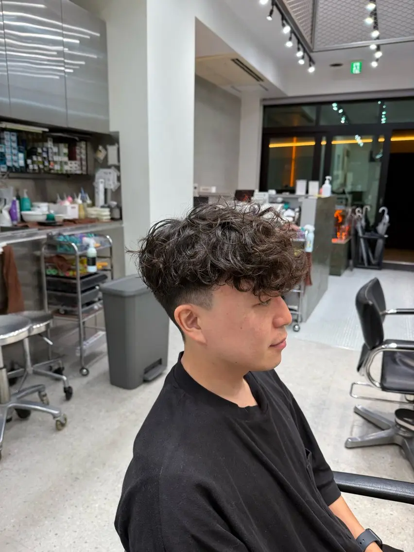 ショート パーマ メンズ スペインカール カット パーマ 💈メンズパーマ・ フェードスタイル村田のヘアスタイル