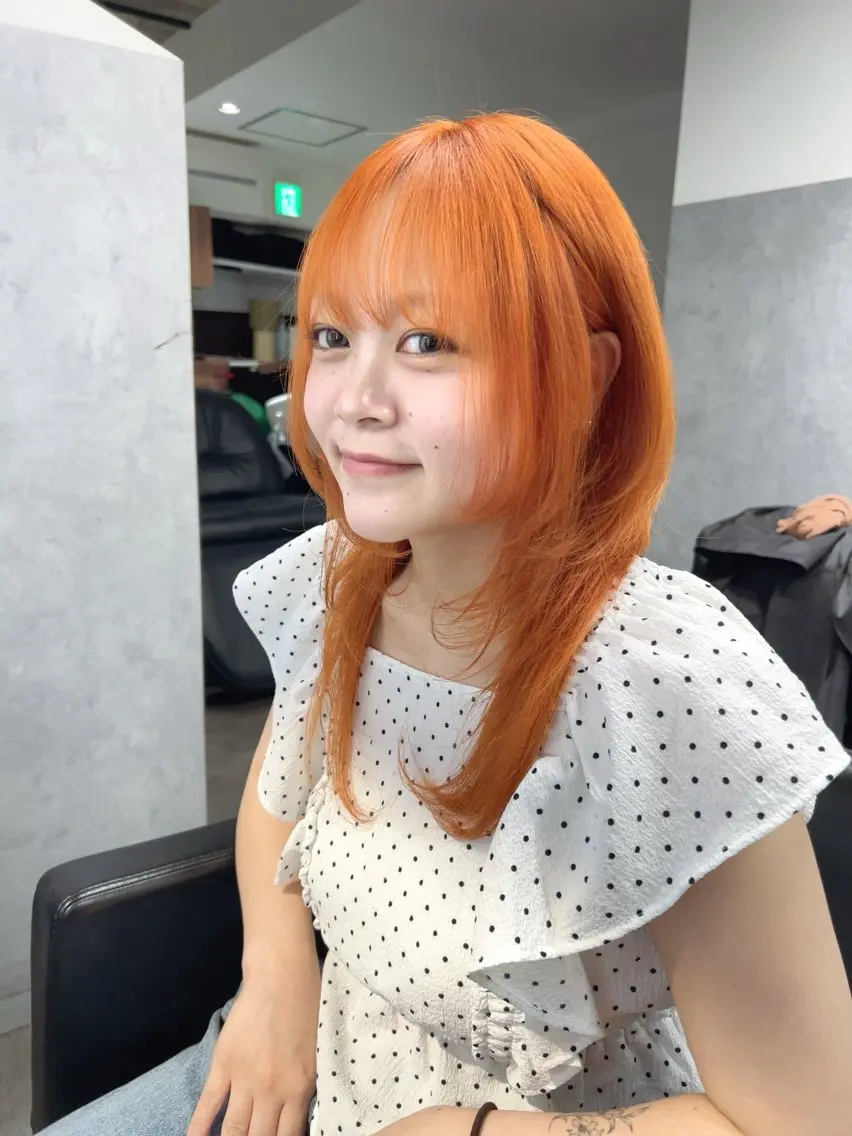 セミロング カラー オレンジ ハイレイヤー レイヤーカット 透明感/レイヤー 🇰🇷tomonaのヘアスタイル