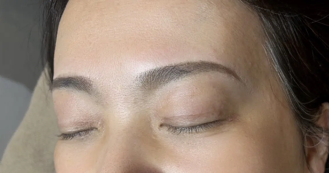 アイブロウ ワックス脱毛 眉カット eyelash マーリィズエステの眉毛・アイブロウイメージ