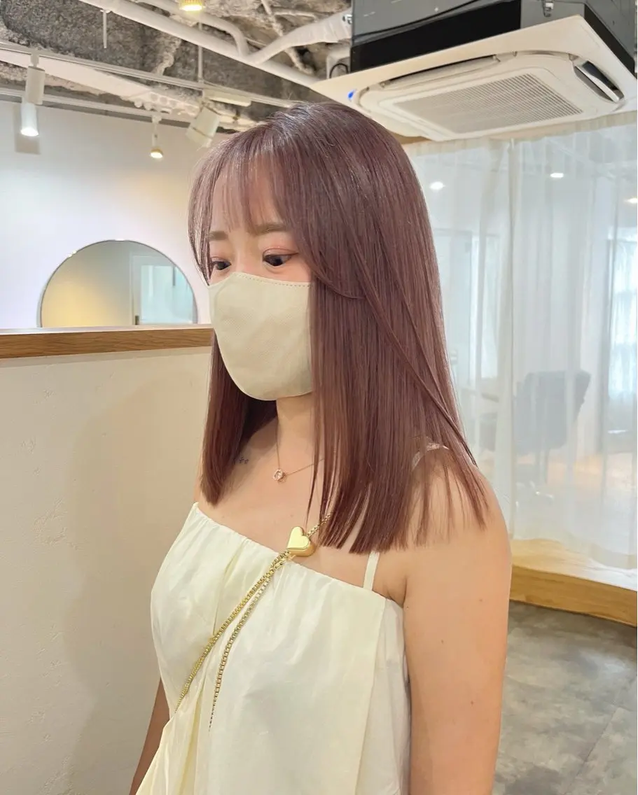 セミロング カット ヘアカラー 義本 風佳のヘアスタイル