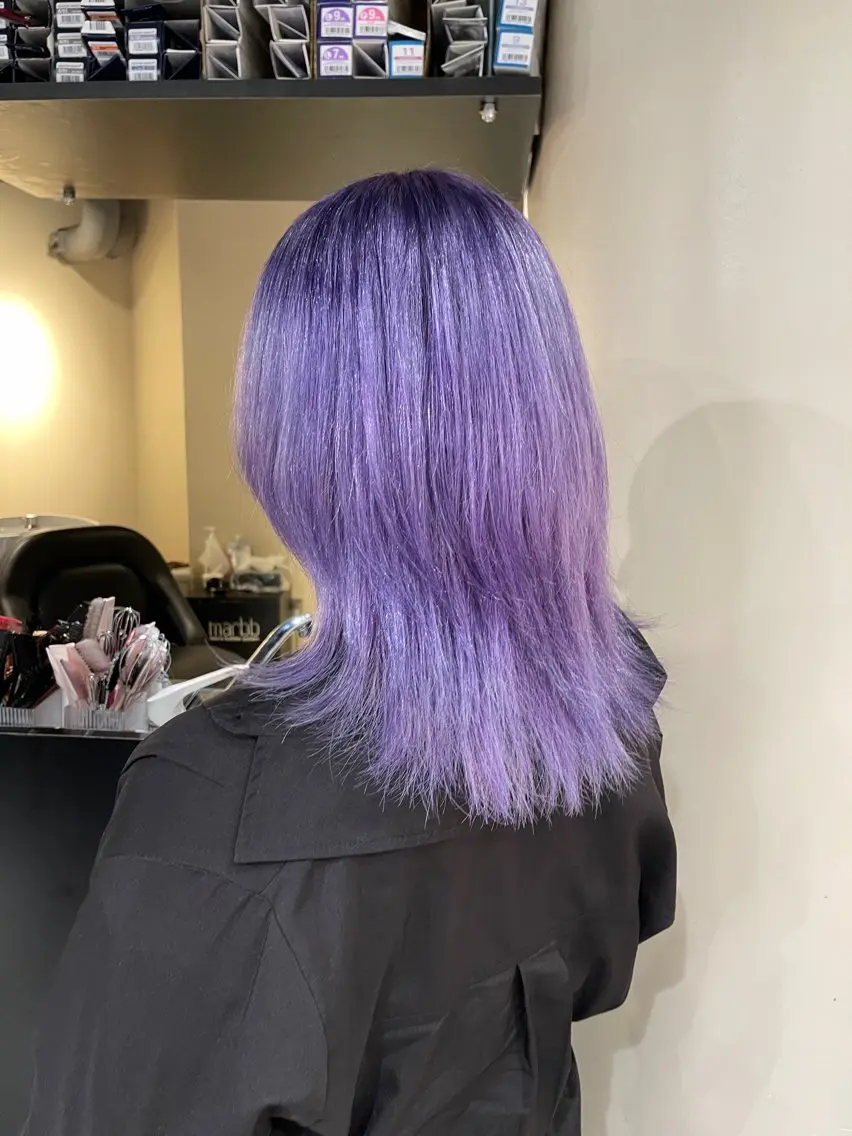 セミロング ヘアカラー 渋谷🤍ブリーチ エクステ🤍アミルのヘアスタイル