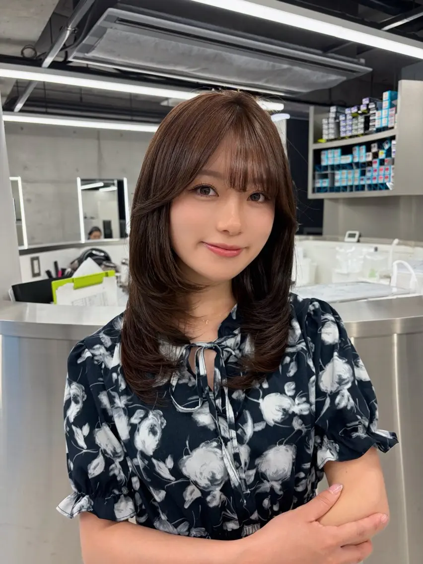 ミディアム ワンカラー/レイヤー 🩷モエのヘアスタイル