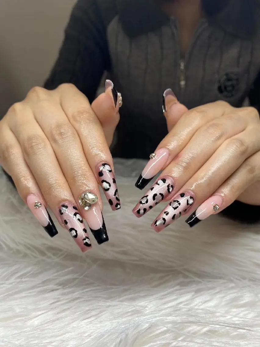 ネイル オーロラネイル 氷ネイル・うるうるネイル 韓国ネイル 水色 夏ネイル ハンドネイル kirakime nailのネイルデザイン
