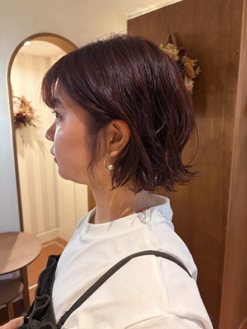 ショート ボブ 外ハネヘア カット パーマ かつやま めいのヘアスタイル