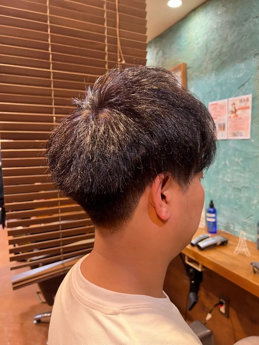 ショート カラー メンズ 伊東 颯のヘアスタイル