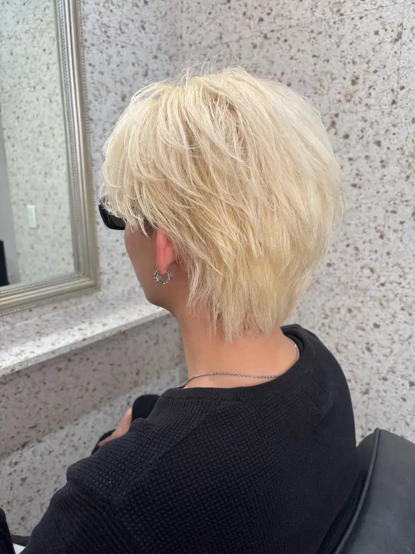 ショート カラー メンズ ブロンド ホワイトブロンド ヘアカラー SHOTO ハイトー ン/ブロンドカラーのヘアスタイル