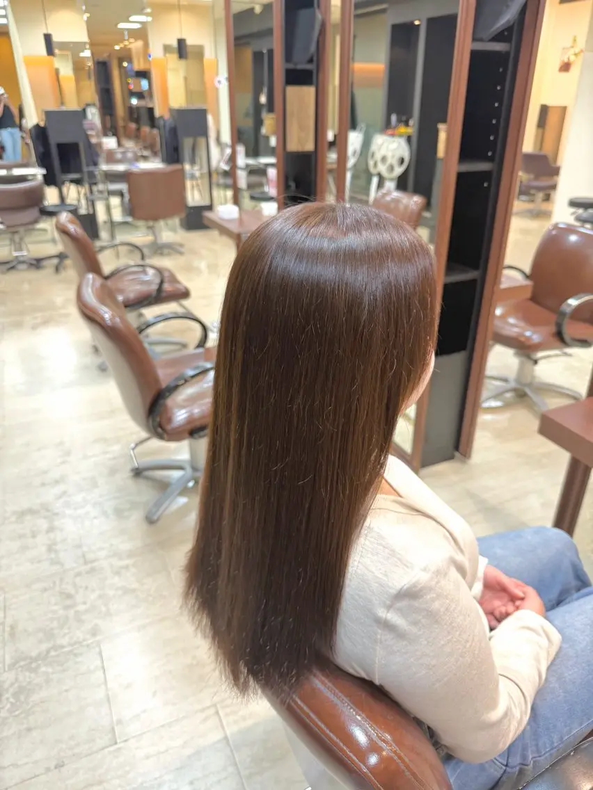 ロング カラー 透明感カラー 岸田 奈々／ 艶髪／トレンドカラーのヘアスタイル