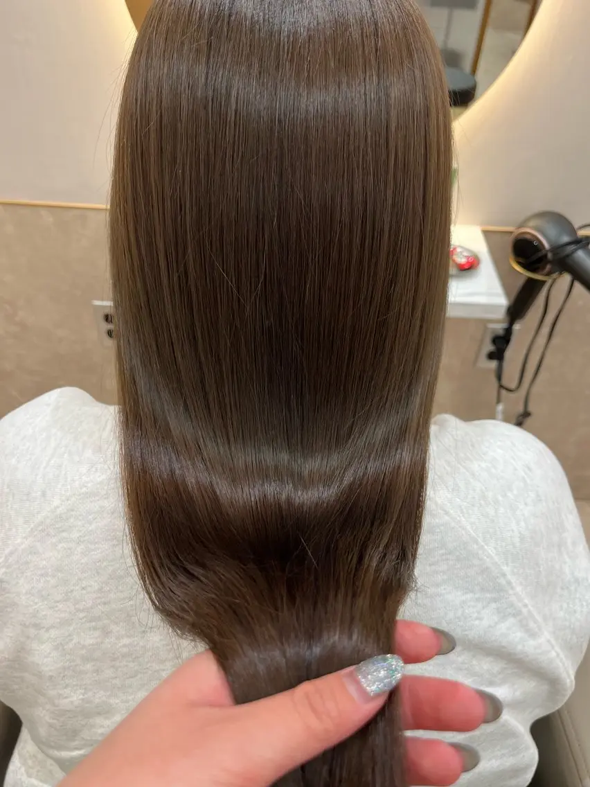 セミロング カラー ベージュカラー 透明感カラー モカベージュ 髪質改善 トリートメント カット ヘアカラー トリートメント 原田 愛梨のヘアスタイル