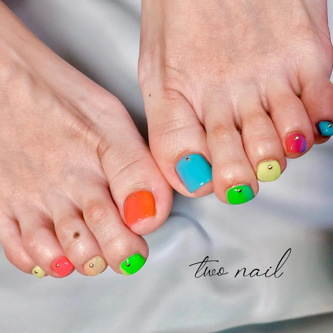 ネイル アートネイル フットネイル ハート ニュアンスネイル ホワイト フットネイル two nailのネイルデザイン