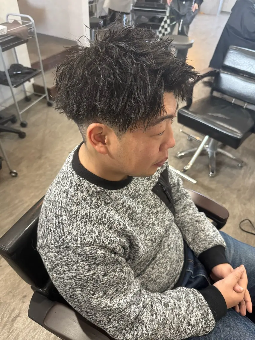 ショート パーマ メンズ メンズパーマ メンズツイストパーマ ツイストパーマ カット パーマ 鈴木 陸のヘアスタイル