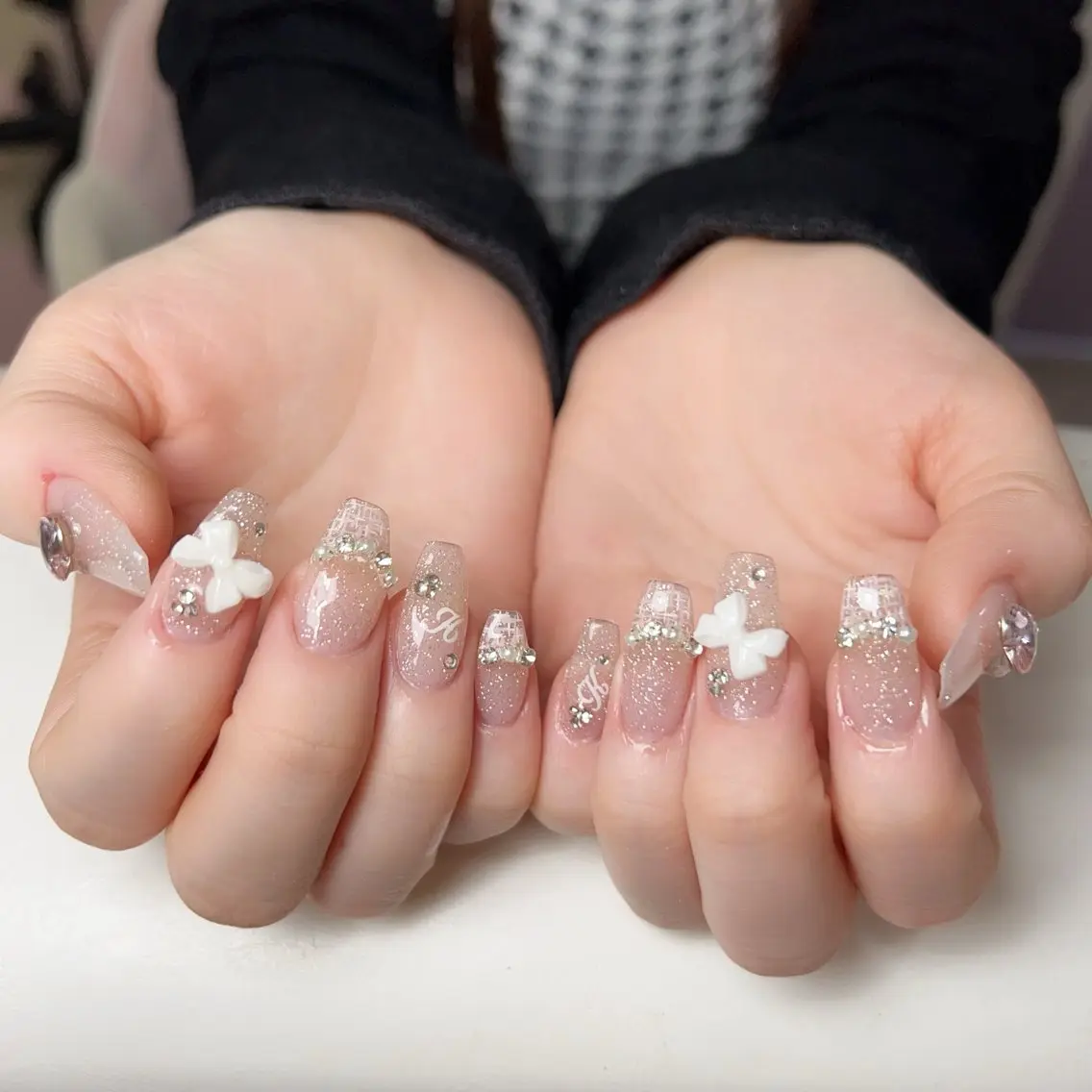 セミロング 韓国風ヘア ハンドネイル ハンドケア HEAVEN Nail 池袋のネイルデザイン