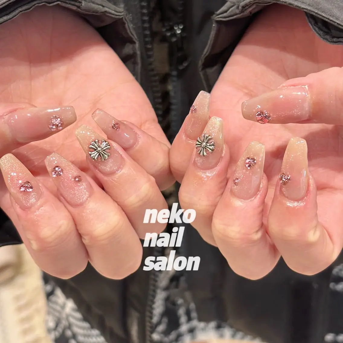 ネイル チークネイル キラキラネイル ハンドネイル neko nailのネイルデザイン