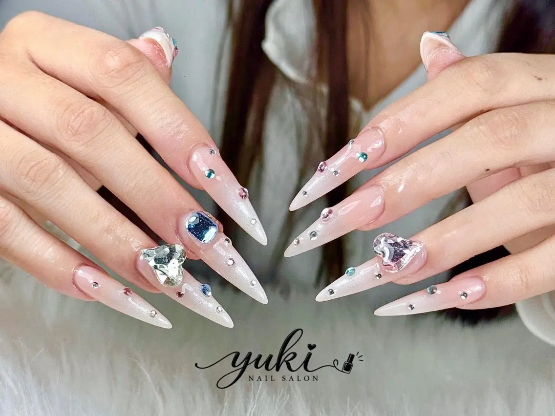 ネイル アートネイル ボルドー フレンチネイル ジェルネイル 氷ネイル・うるうるネイル ハンドネイル Yuki Nailsalonのネイルデザイン