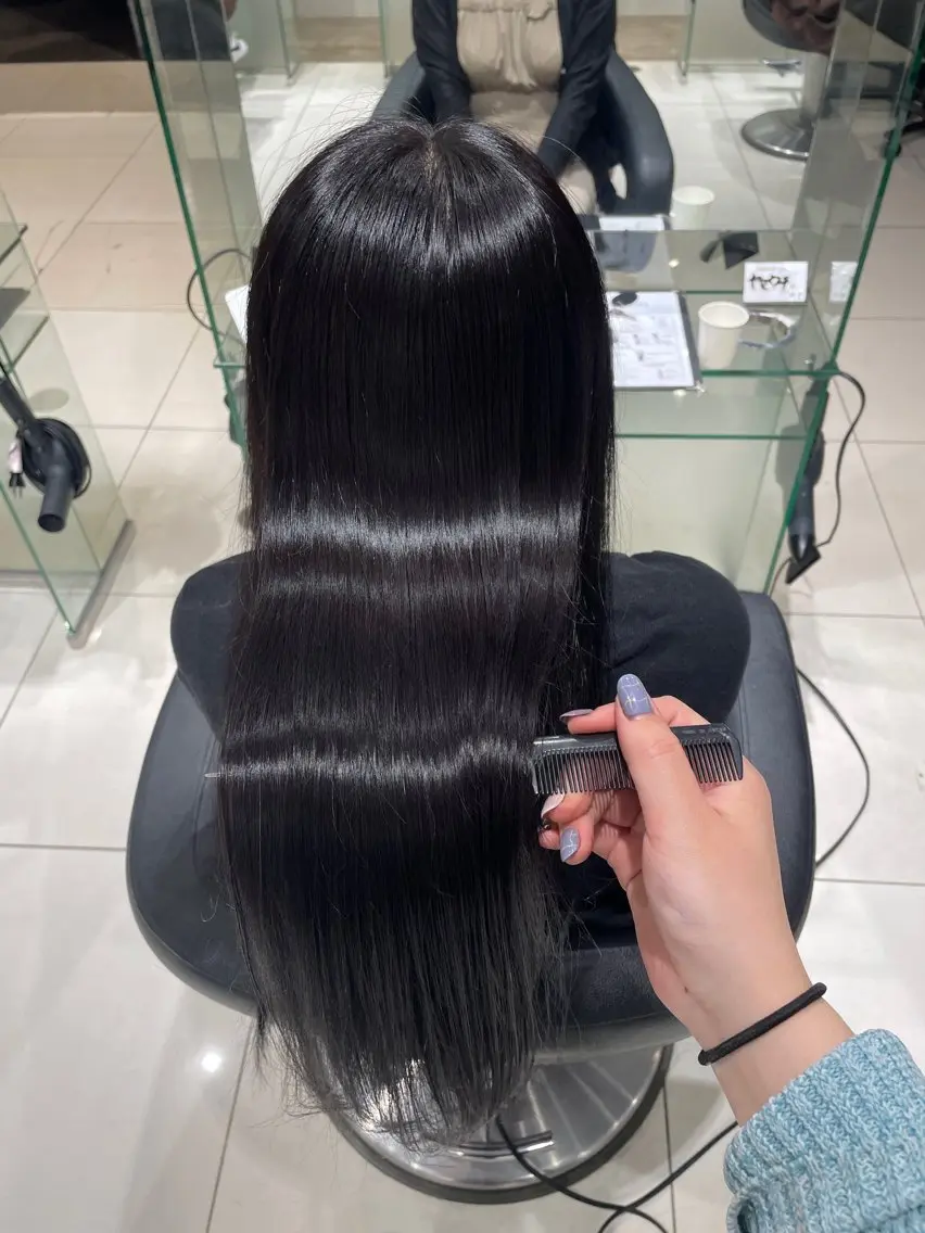 💗顔周りのうねりが気になる方に💗✨前髪縮毛矯正✨+前髪カット💇♀️の写真