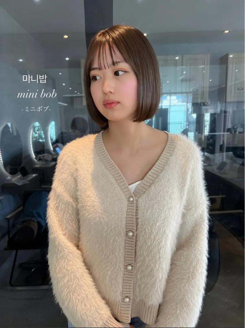 ショート カラー ミストバング ベージュカラー ブリーチ  フェイスフレーミング グレージュ カット ヘアカラー トリートメント 韓国🇰🇷レイヤー 映える顔周り🩷のヘアスタイル