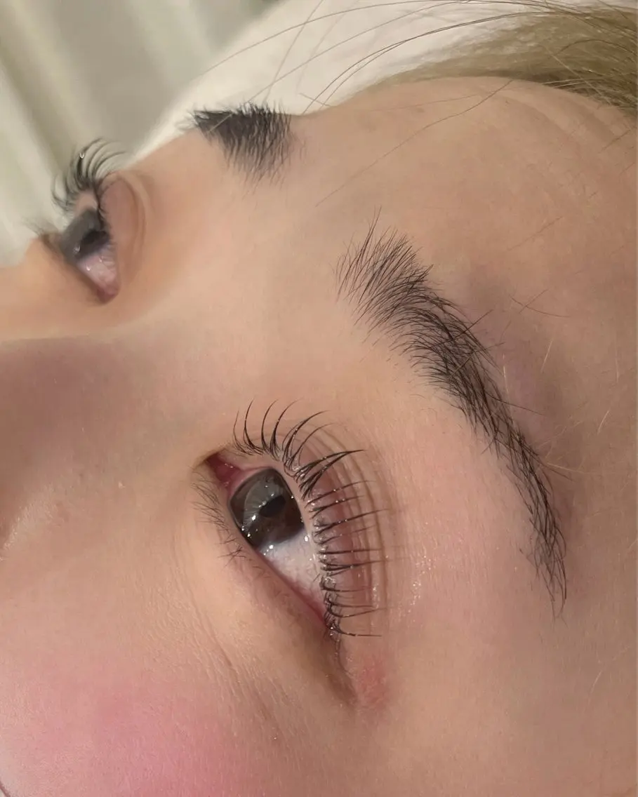 マツエク・マツパ labless MOEのヘアスタイル