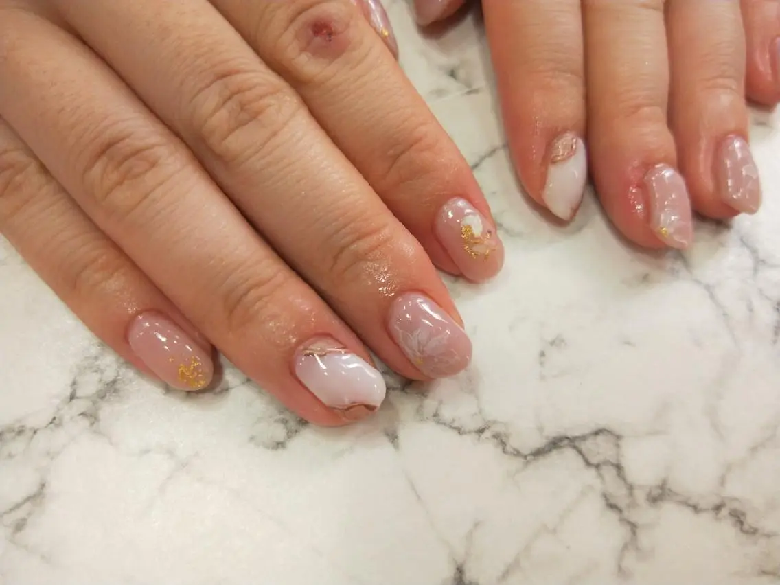 ネイル ハンドネイル ハンドケア はばすみれ🎀ﾈｲﾙ 光ﾌｪｲｼｬﾙ ﾍｱのネイルデザイン