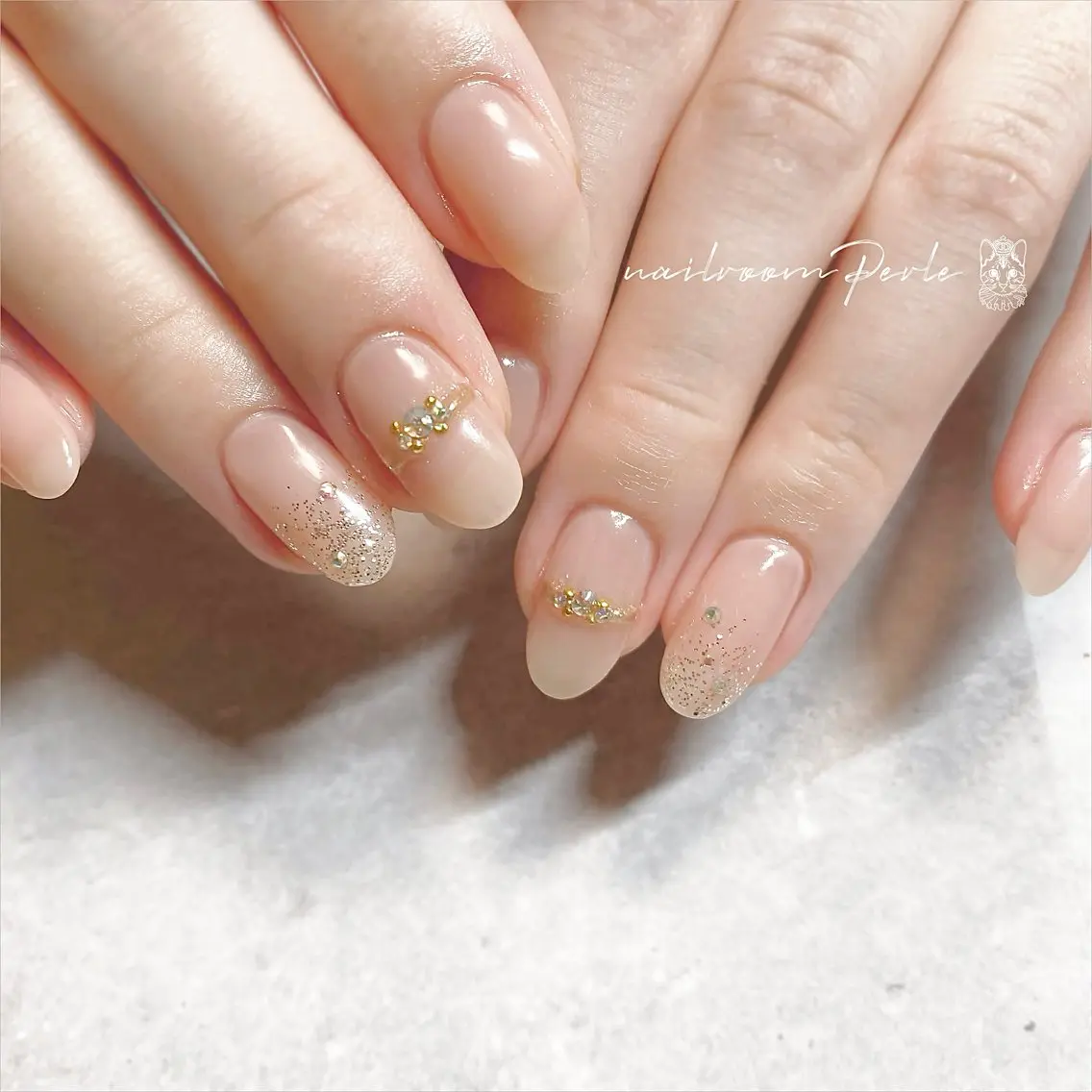 ネイル マグネットネイル シンプルネイル ハンドネイル nail room Perleのネイルデザイン