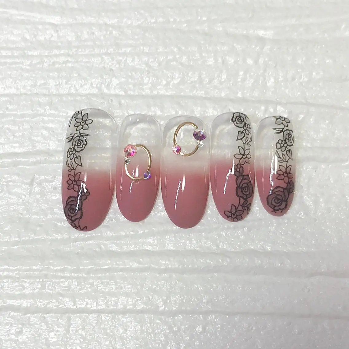 ネイル グラデーション レース オフィスネイル シンプルネイル ステラ marikominoのネイルデザイン