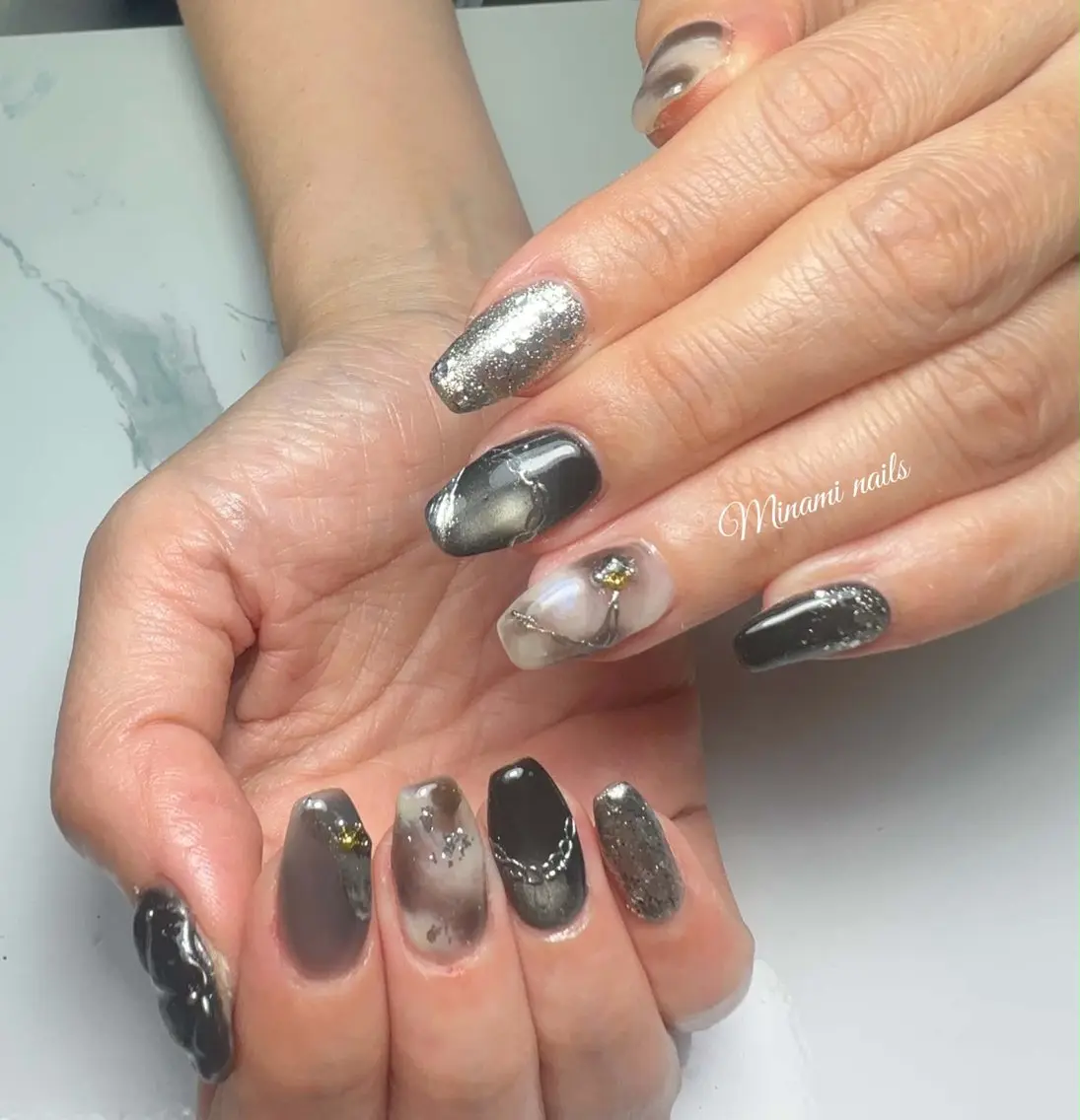 ネイル アートネイル ガーリー キラキラネイル 韓国ネイル マグネットネイル ハンドネイル Minami Nailsのネイルデザイン