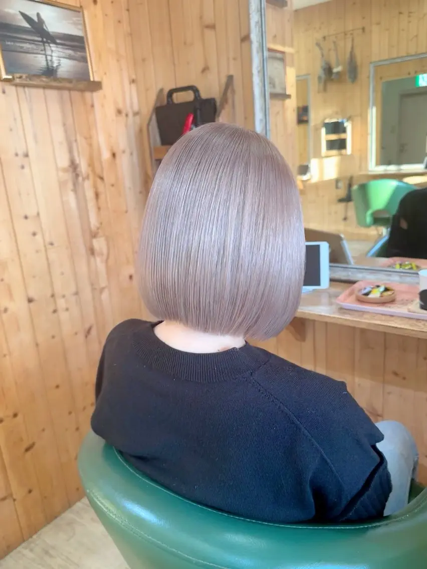 ショート カラー カット ヘアカラー ハイトーン belle ナホのヘアスタイル