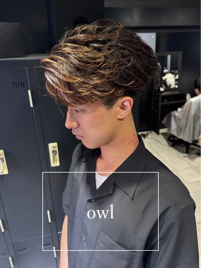 ショート パーマ ヘアアレンジ メンズ センターパート フェザーパーマ メンズパーマ ショートヘア カット パーマ メンズ専門 美容師✨ アメ村 堀江颯瑛のヘアスタイル