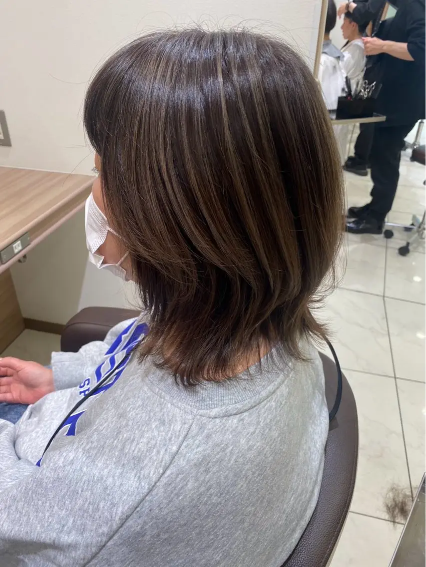 ミディアム カラー ブラウンカラー 透明感カラー オレンジ カット ヘアカラー 🌱脱白髪染め特化 🌱岡田将英のヘアスタイル