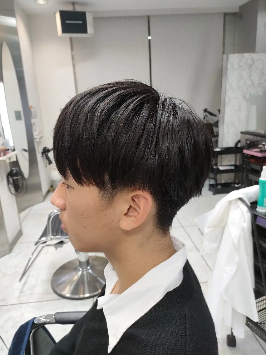 メンズ マッシュ 刈り上げ 伊藤 茉莉杏のヘアスタイル