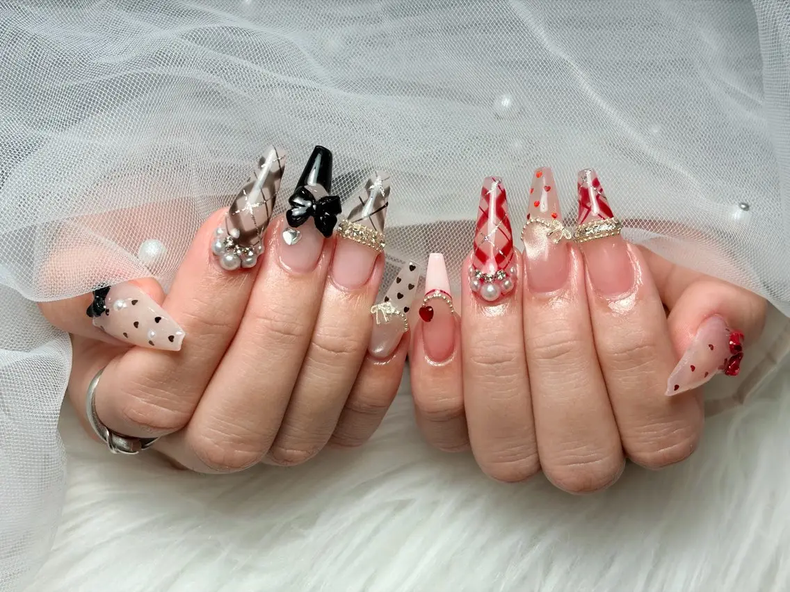 ネイル アートネイル 長さ出し ジェルネイル 韓国ネイル マグネットネイル ハンドネイル Cloudy Chan Nailのネイルデザイン