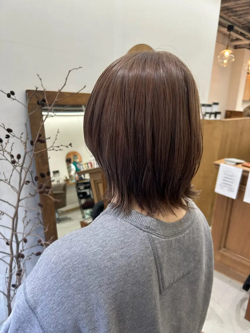 ショート ボブレイヤー ボブ レイヤーカット クリスマス なつめ🐶ショート ベージュカラーのヘアスタイル