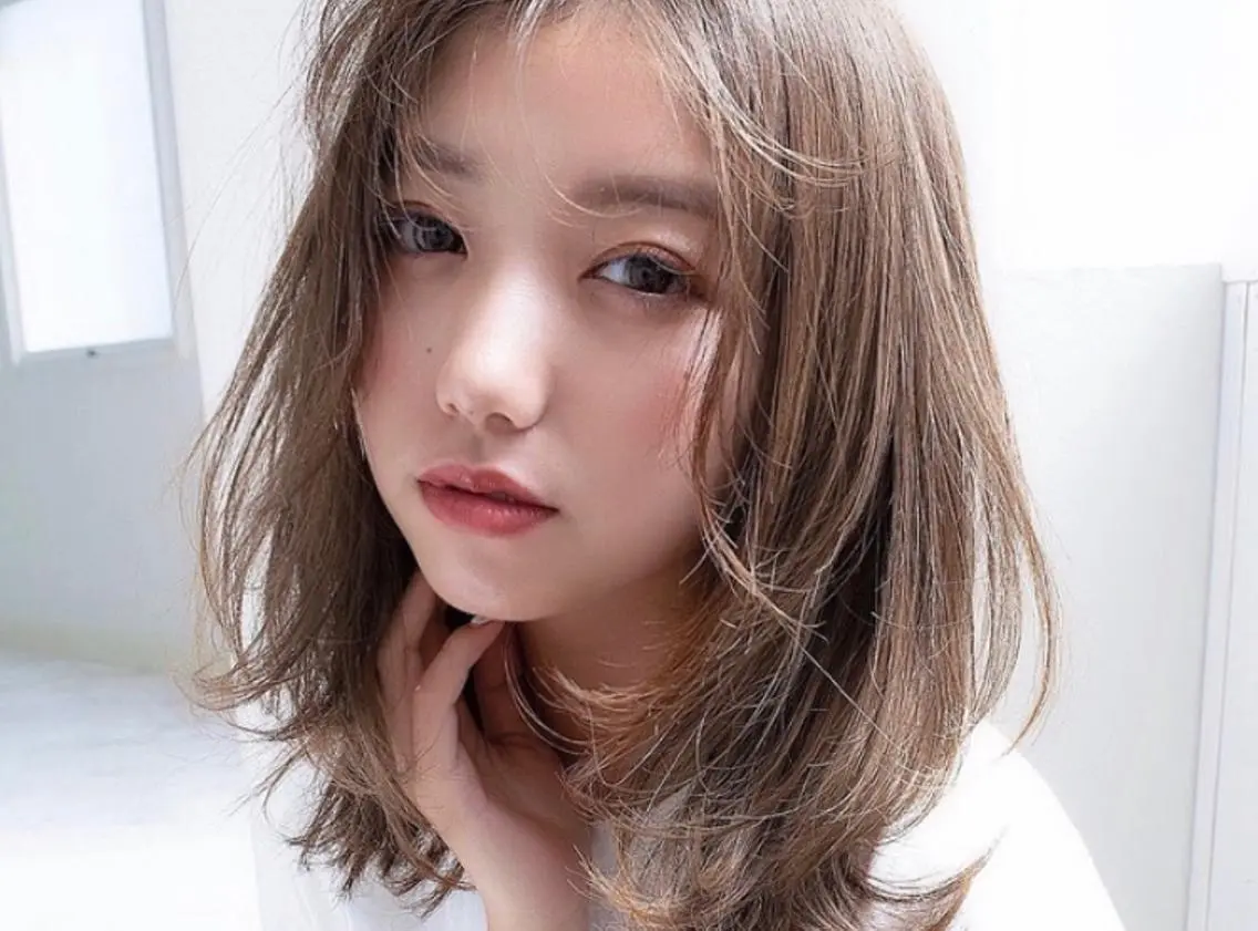 ミディアム PINQ ピンクのヘアスタイル