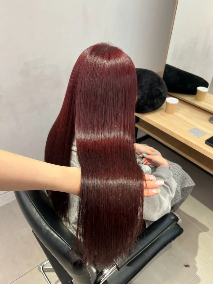 ロング カラー ヘアカラー トリートメント うるぷるカラー 🤍 Naanoのヘアスタイル