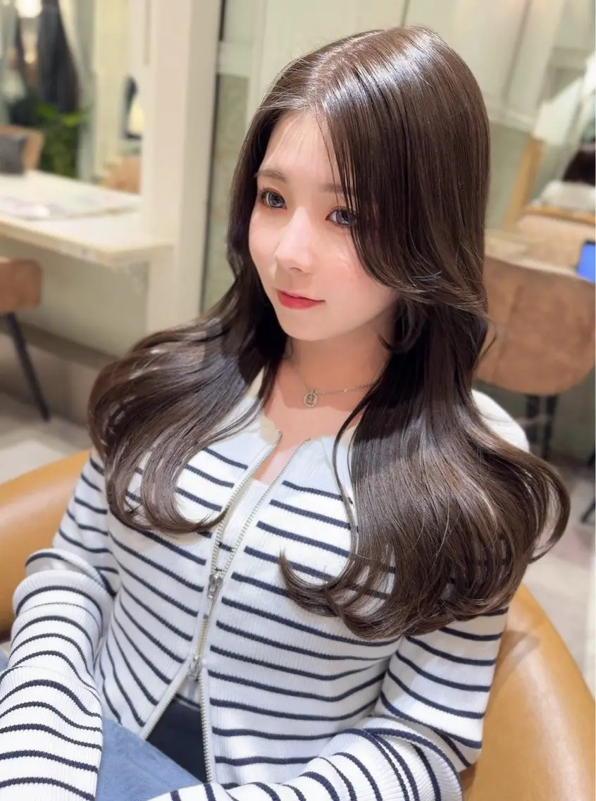 ミディアム カラー ベージュカラー 黒髪 ブリーチ ブルーカラー ブルーブラック カット ヘアカラー トリートメント 木屋元一/透明感 /前髪/レイヤーのヘアスタイル