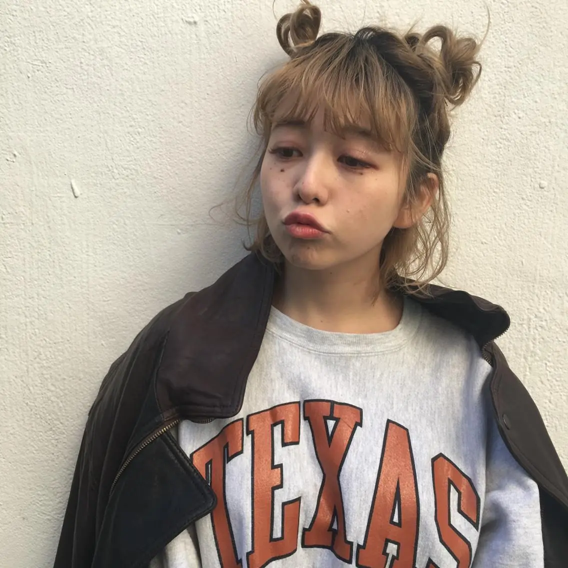 ショート カラー ヘアアレンジ お団子ヘア レイヤーカット BLend 渋谷のヘアスタイル