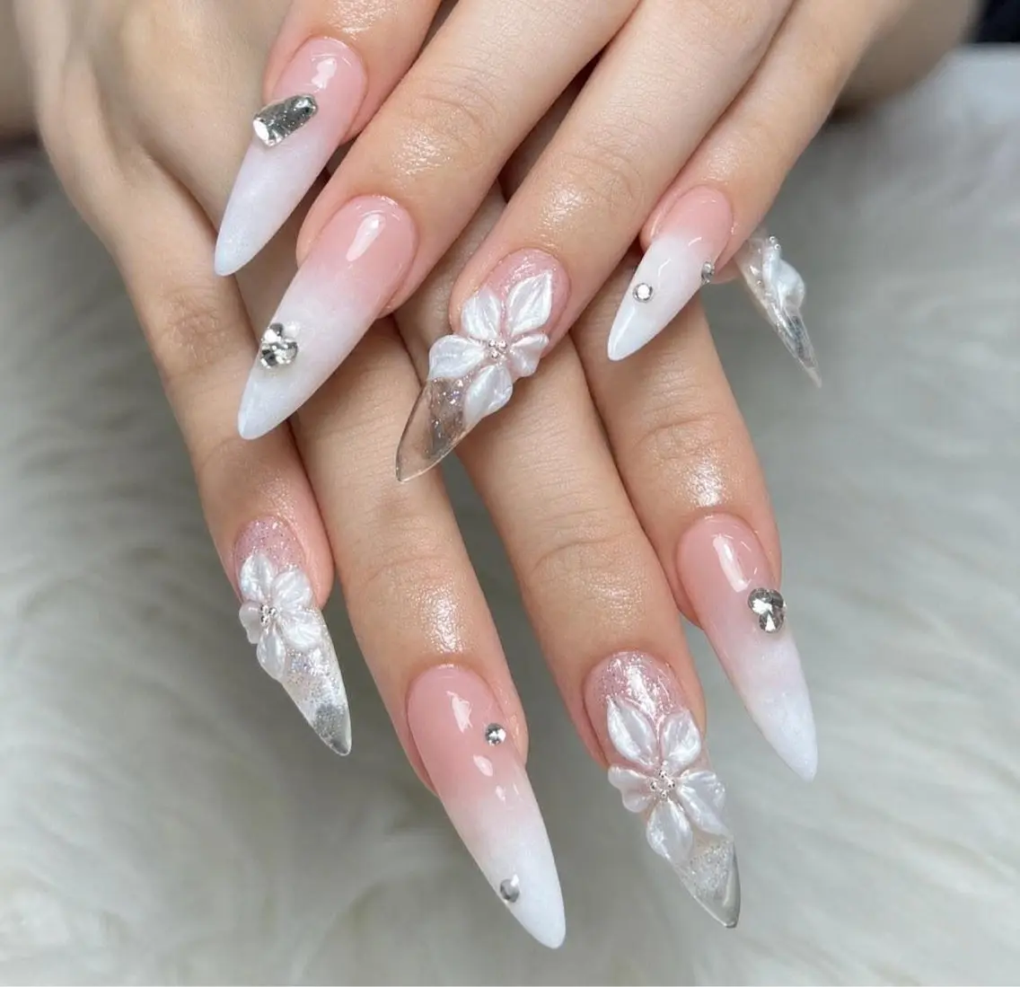 ネイル AURA NAIL 上前津のネイルデザイン