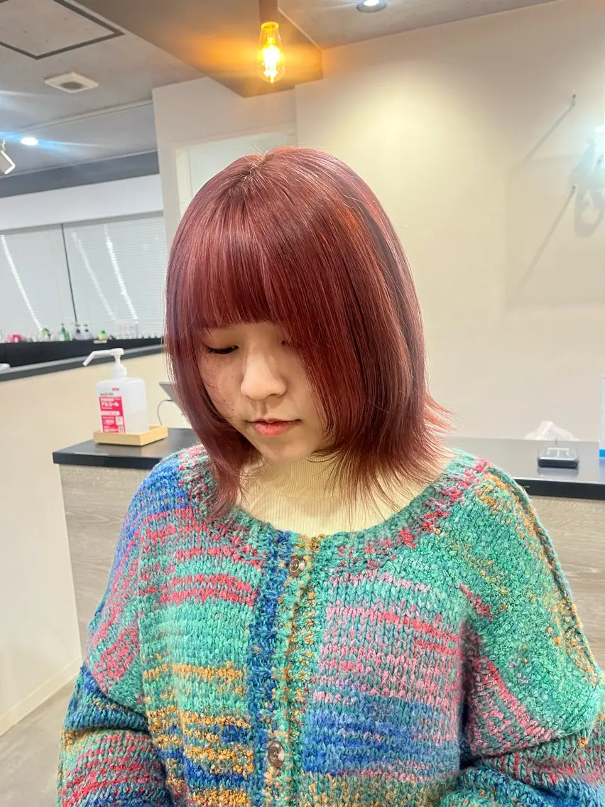 セミロング 艶髪ハイトーン✨ 🩷AMI🩷のヘアスタイル