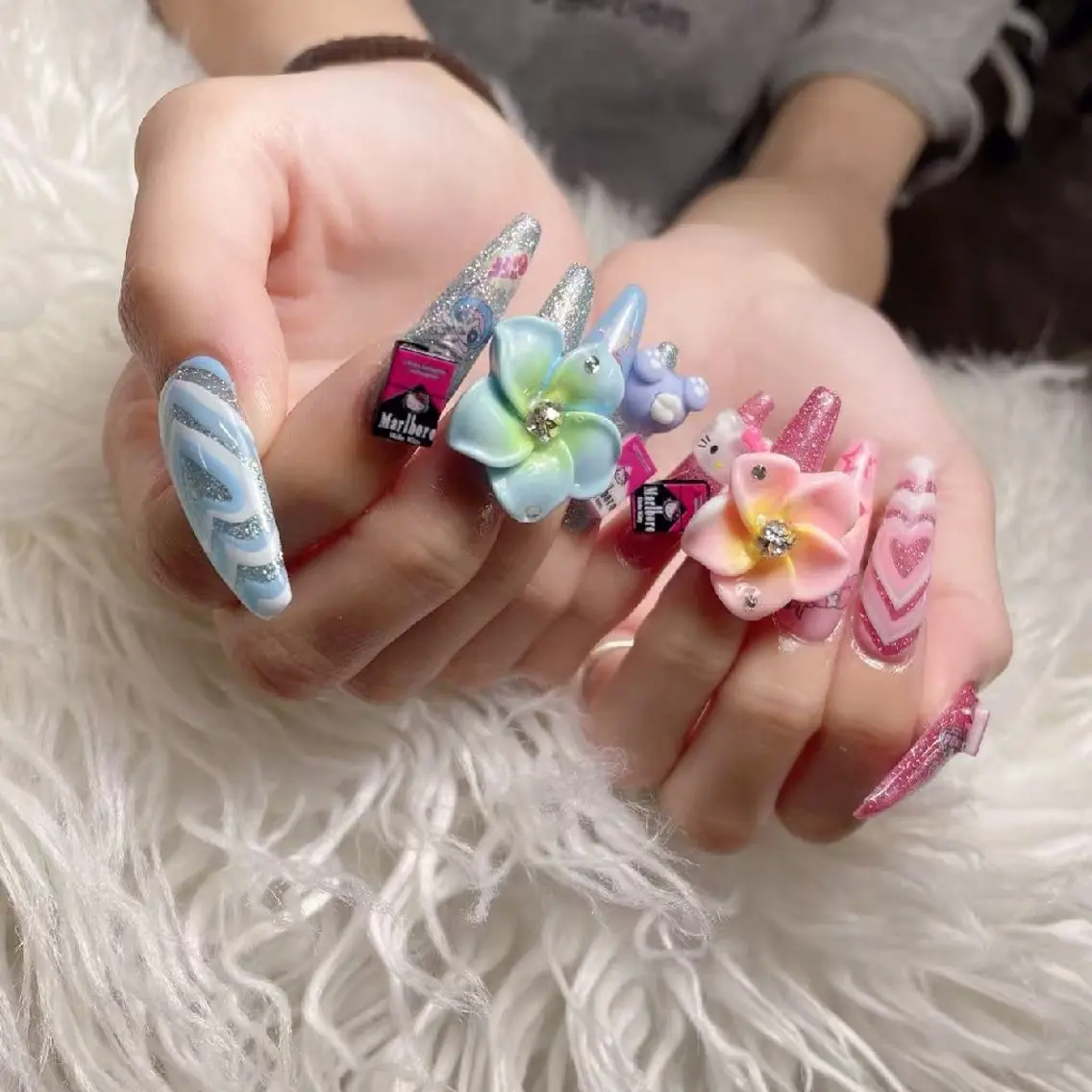 ネイル ENsalon AKIRAのネイルデザイン