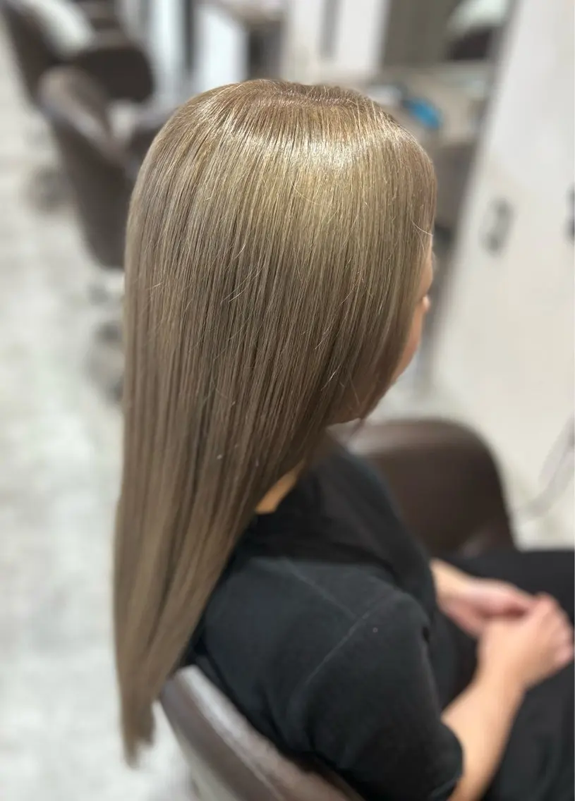 ロング カラー ヘアカラー 大西 葵のヘアスタイル