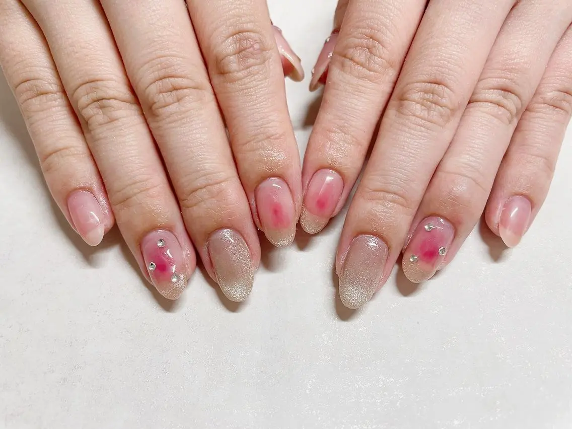 ネイル オーロラネイル チークネイル フラワーネイル フットネイル フレンチネイル mogunail &blowのネイルデザイン