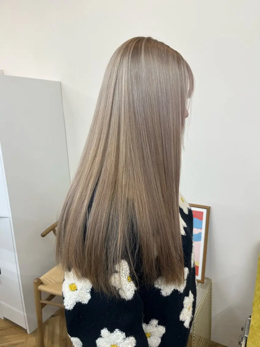 カラー yuka/ロング/ レイヤーカットモデルのヘアスタイル