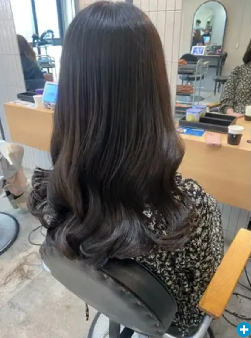 カラー ブラウンカラー ナチュラルブラウン 西浦慎二 /艶カラー/髪質改善のヘアスタイル