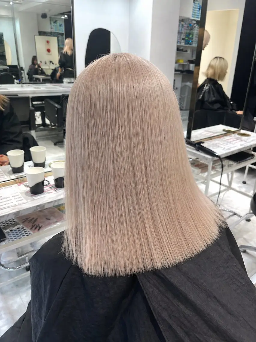 カラー ハイトーンレイヤー TENSHOのヘアスタイル