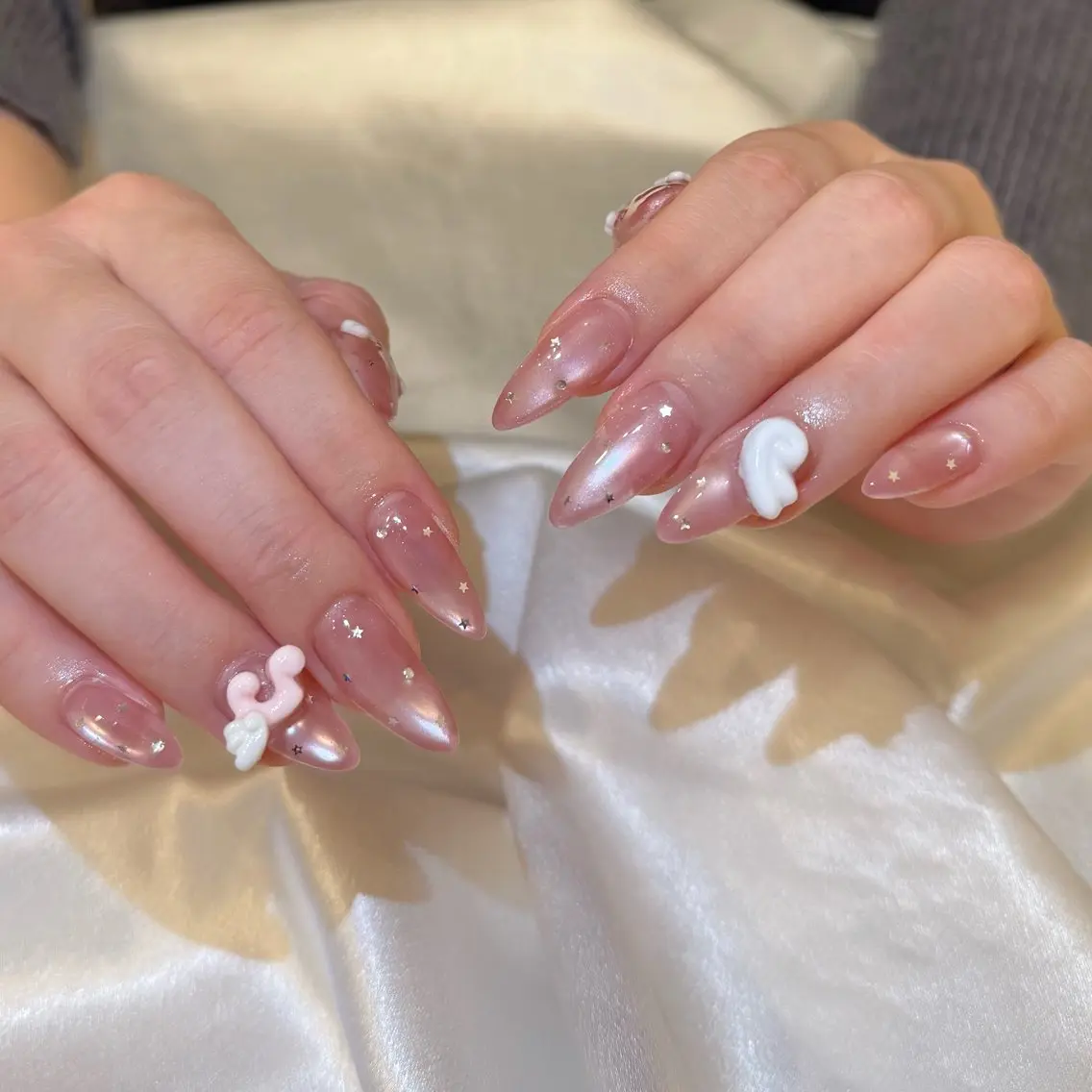 ネイル ハンドネイル シュシュ 🎀 girly nailのネイルデザイン