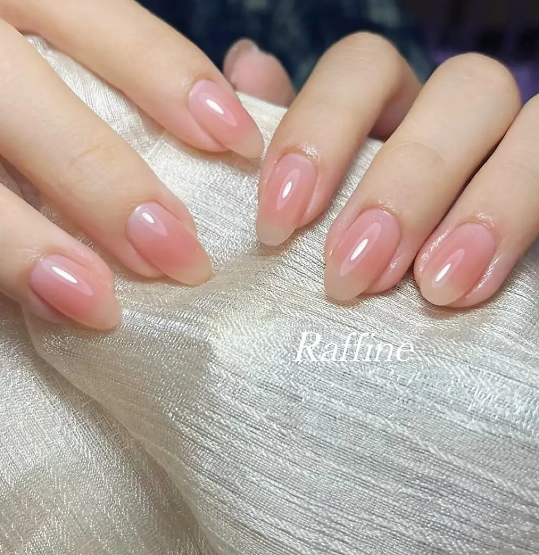 ネイル 長さ出し フットネイル ジェルネイル ミラーネイル 持ち込み ハンドネイル RAFFINE haru🦋🩵のネイルデザイン