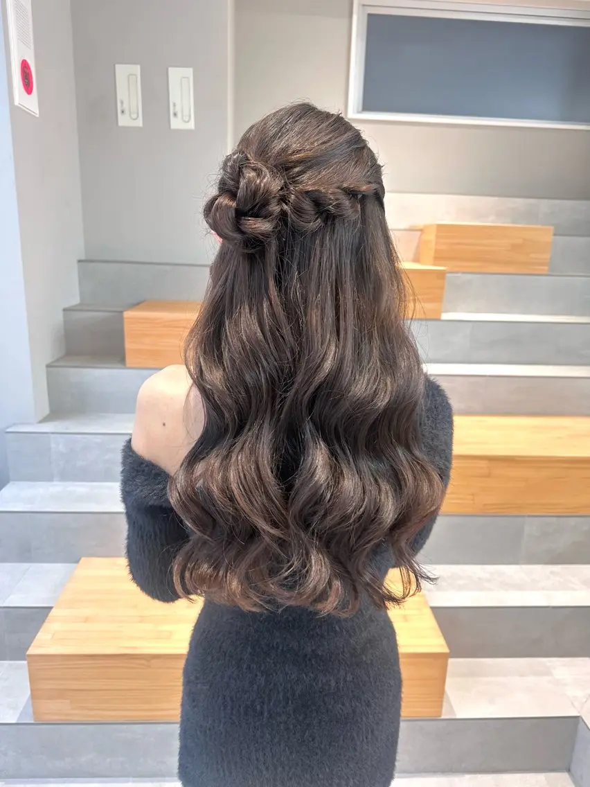 ロング ヘアアレンジ ハーフアップ お団子ヘア 染谷 遥花のヘアスタイル