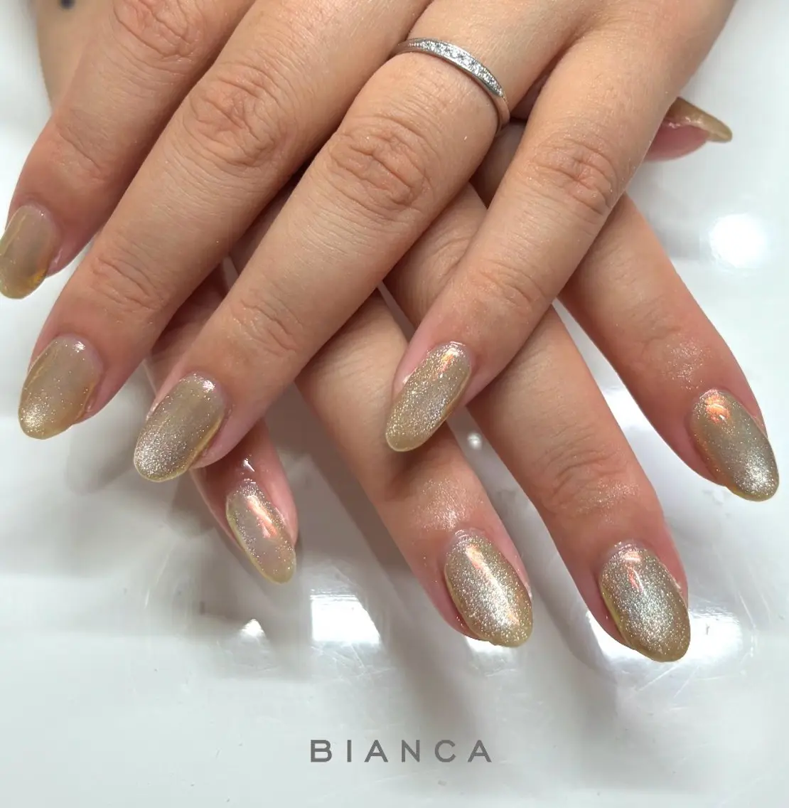 ネイル オーロラネイル ハンドネイル Bianca 所沢 Hasegawaのネイルデザイン