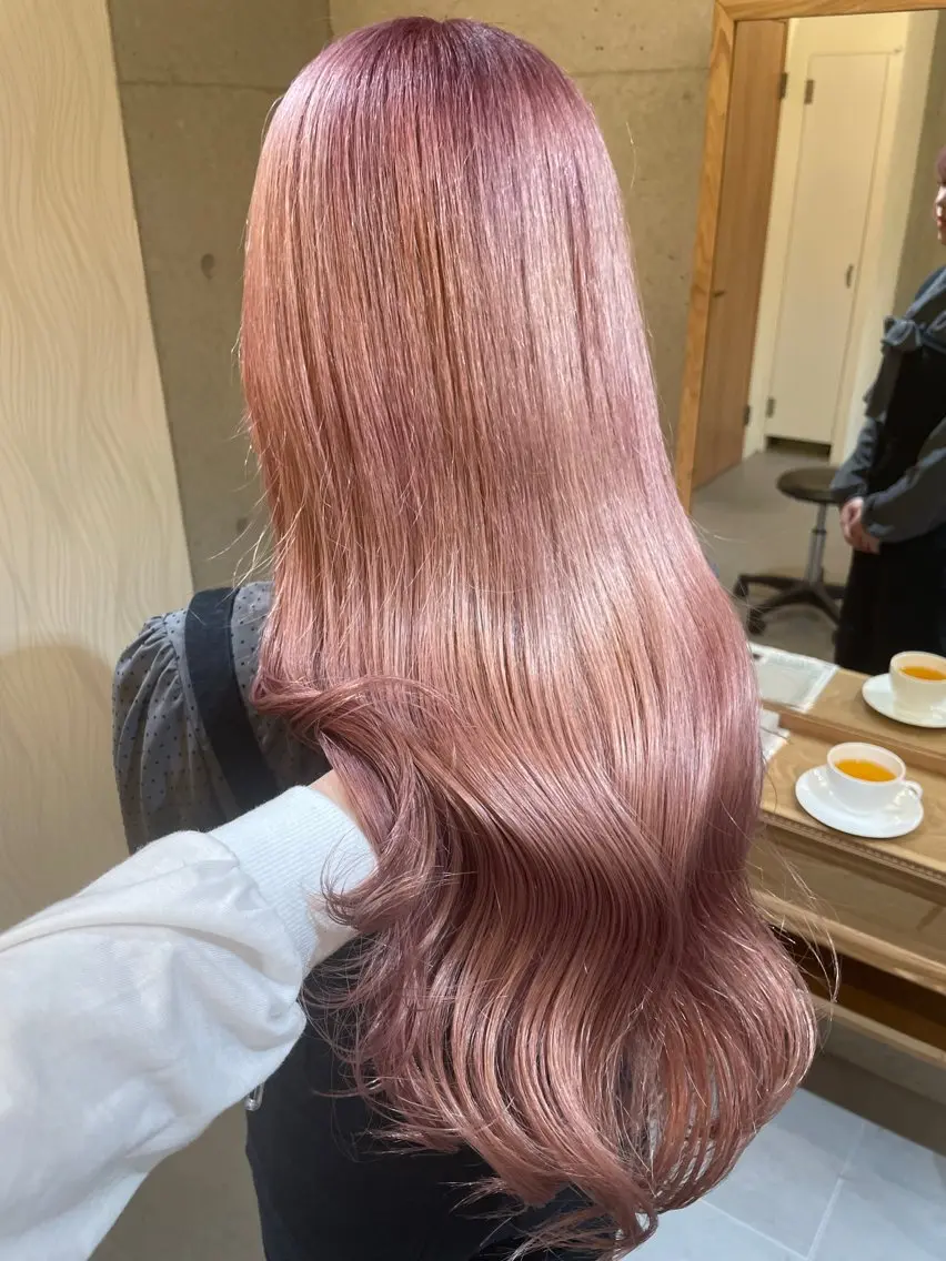 ロング カラー ベージュカラー ブリーチ ピンクカラー ピンクベージュ レイヤーカット 羽田翔大/ブリーチ/ レイヤー/店長のヘアスタイル